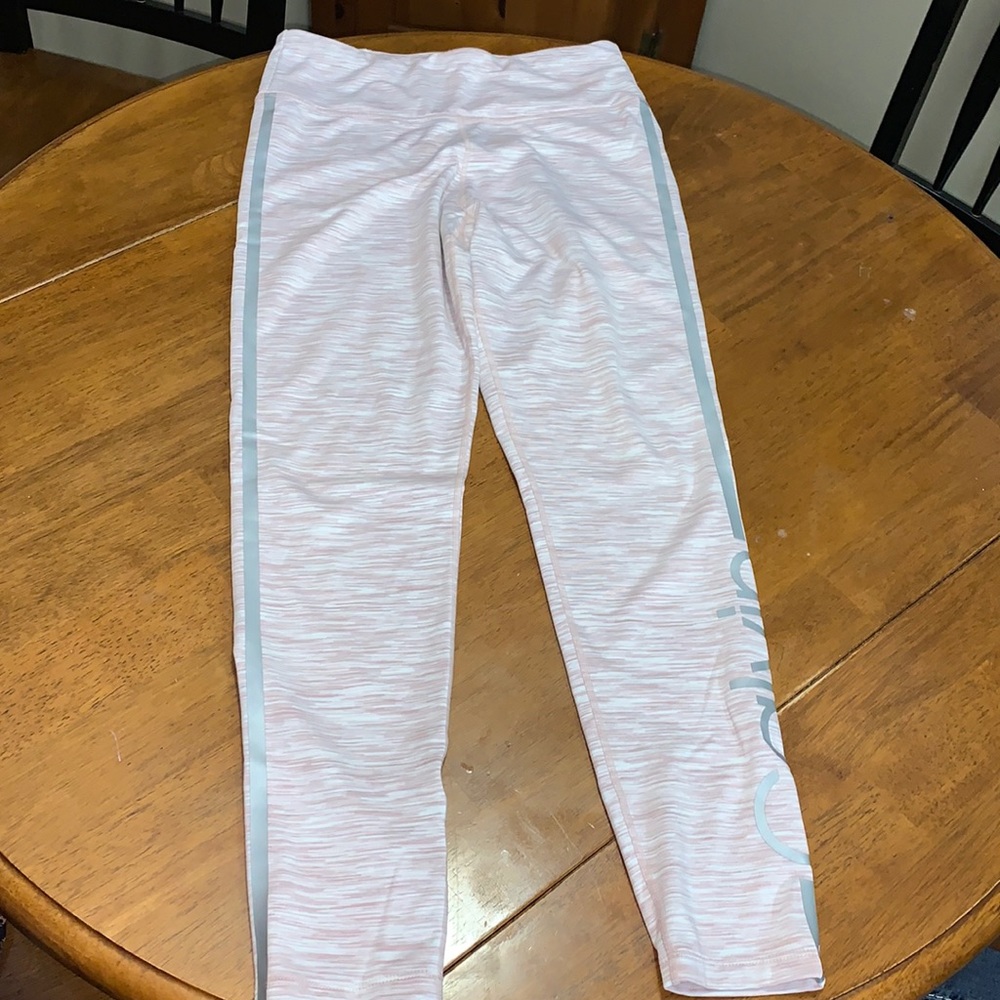 SOLD- UNAVAILABLE Calvin Klein performance wick leggings size large .. work out